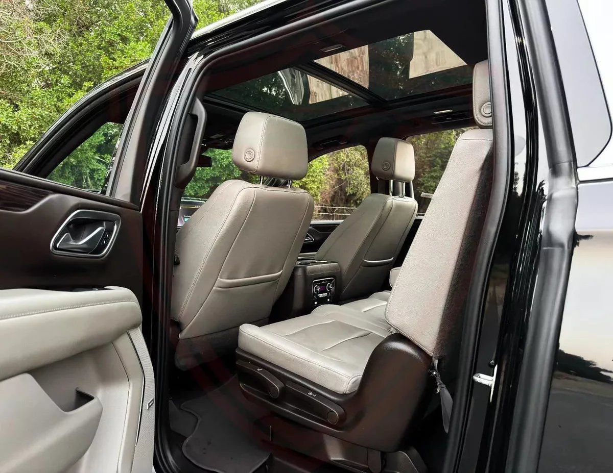 Chevrolet Suburban LT 5.3L 4WD | 2023 | GCC | Original Paint | Accident-Free | In Excellent-19-19