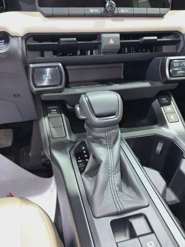 Toyota Rav 4 XLE 2026 PETROL - GCC Specs - Brand New!