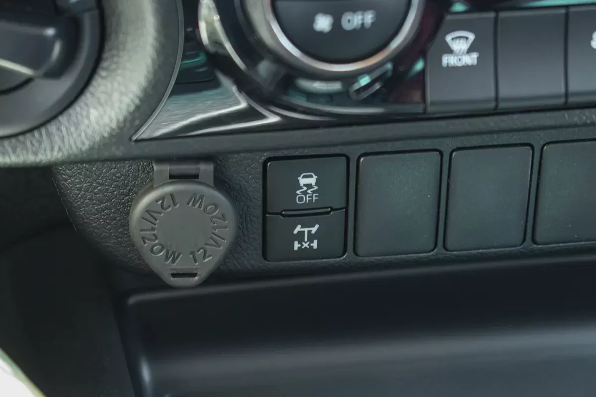 Toyota Hilux Diesel Double Cab GLX 2026 GCC Specs-8-8