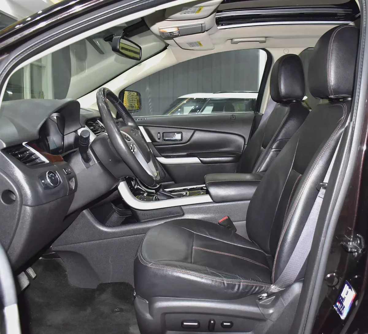 EXCELLENT DEAL for our Ford Edge Limited AWD ( 2014 Model ) in Dark Brown Color GCC Specs-9-9