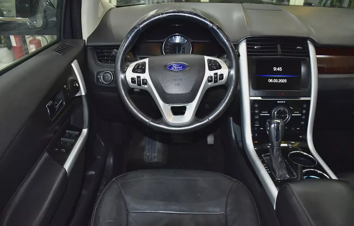 EXCELLENT DEAL for our Ford Edge Limited AWD ( 2014 Model ) in Dark Brown Color GCC Specs-11-11