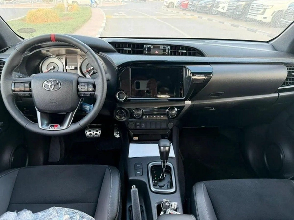Toyota Hilux Hilux GR sport 2.8L diesel 2026 full option