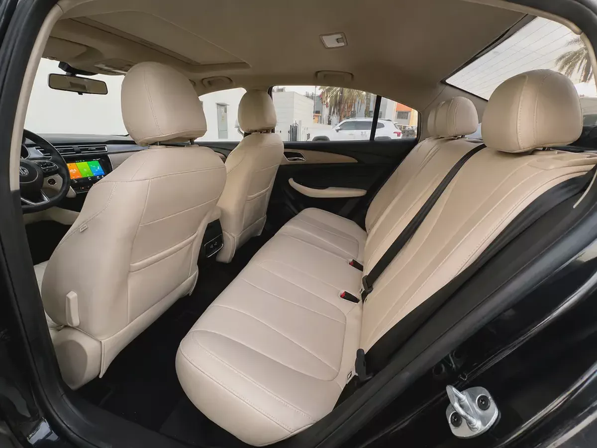 2023 MG 5 Luxury - GCC Specs - Full Option - Under Warranty-8-8