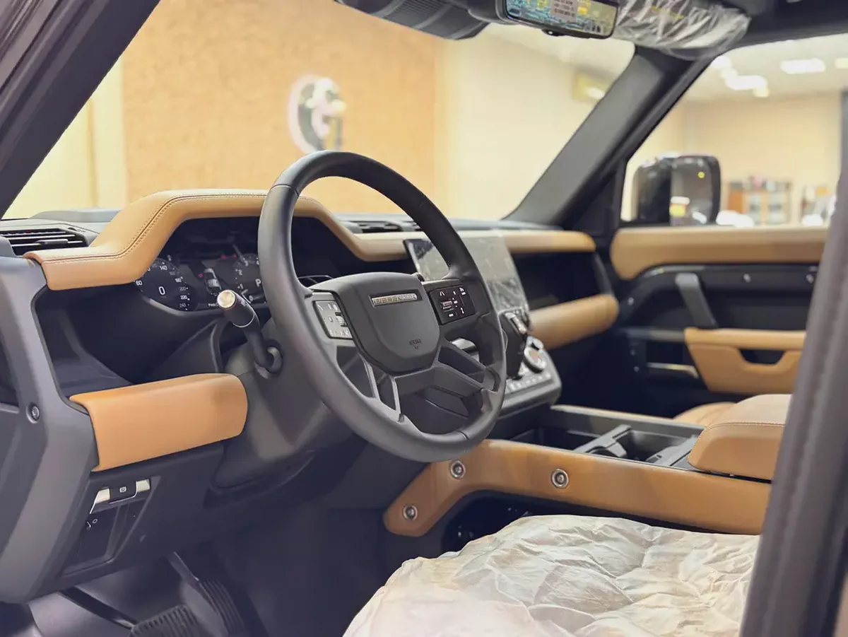 Land Rover Defender 110 X-Dynamic HSE 2026 GCC Specs-9-9