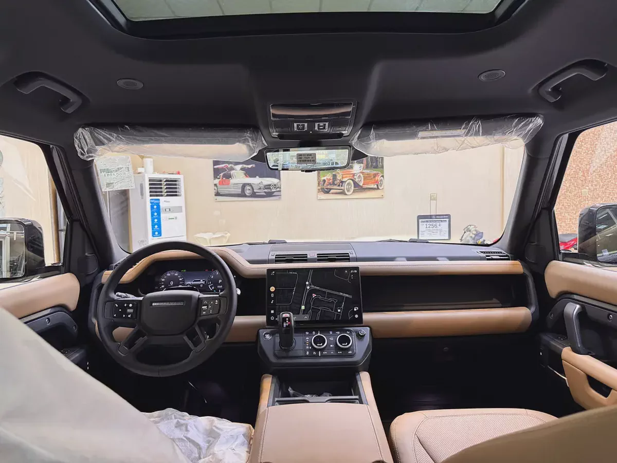 Land Rover Defender 110 X-Dynamic HSE 2026 GCC Specs-12-12