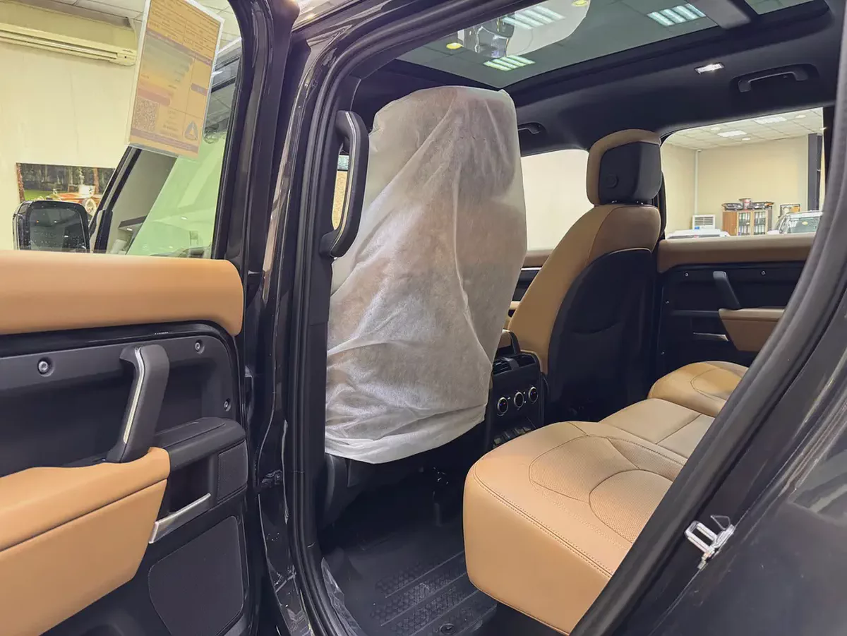 Land Rover Defender 110 X-Dynamic HSE 2026 GCC Specs-19-19