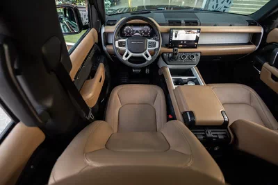 Land Rover Defender 110 2025-3