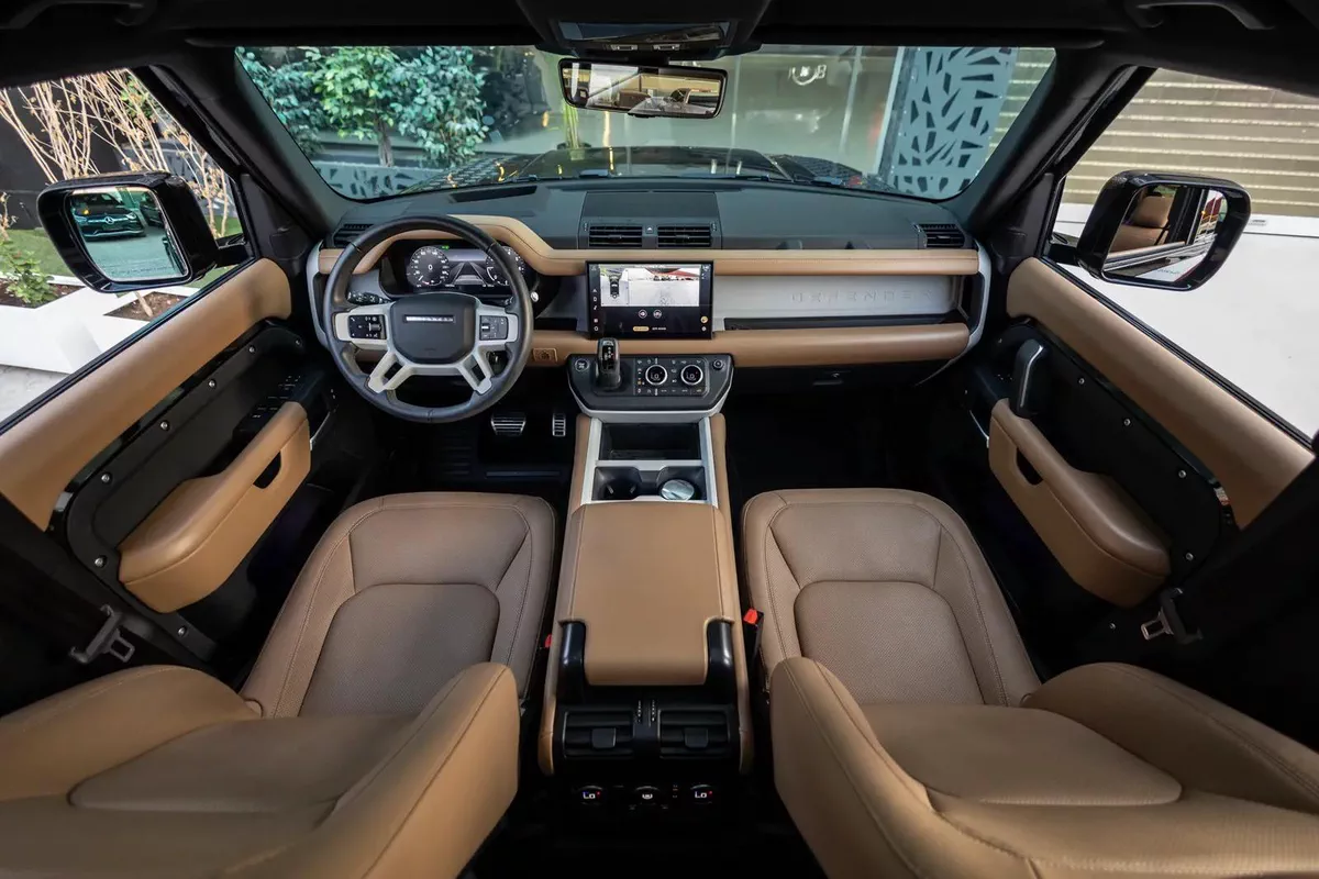 Land Rover Defender 110 2025-4-4
