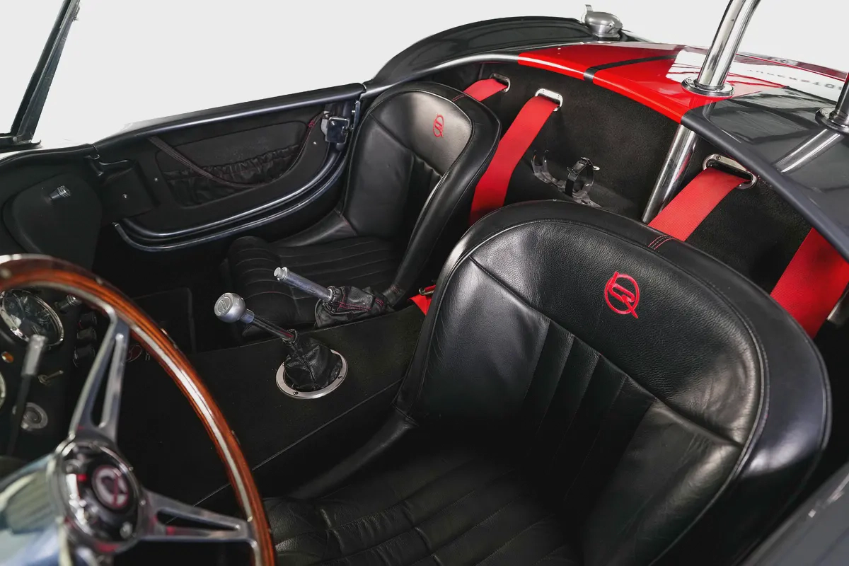 Shelby Cobra 427-Ford Performance-V8-Side Exhaust-Collectors Car-4-4