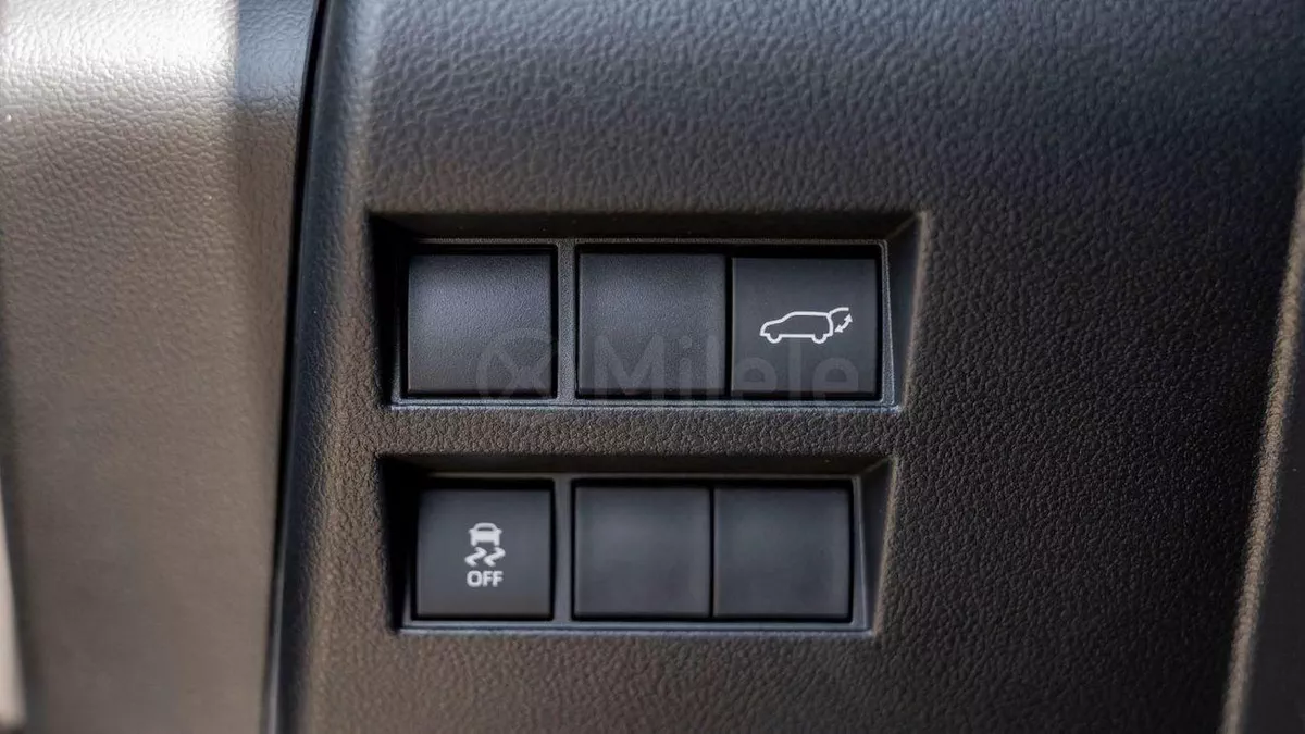Toyota Land Cruiser VX TOYOTA LAND CRUISER 300 VX-17-0