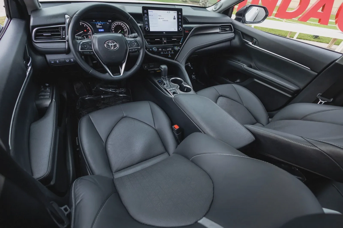 Toyota Camry 2024-14-14