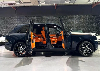 Rolls-Royce Cullinan Black Badge 2021 | Exclusive offer | GCC specs | Low Mileage | Well Maintained-1