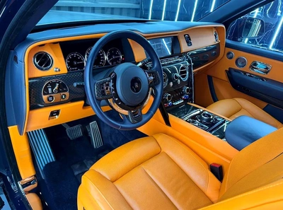Rolls-Royce Cullinan Black Badge 2021 | Exclusive offer | GCC specs | Low Mileage | Well Maintained-16