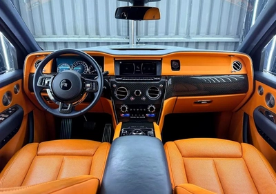 Rolls-Royce Cullinan Black Badge 2021 | Exclusive offer | GCC specs | Low Mileage | Well Maintained-3