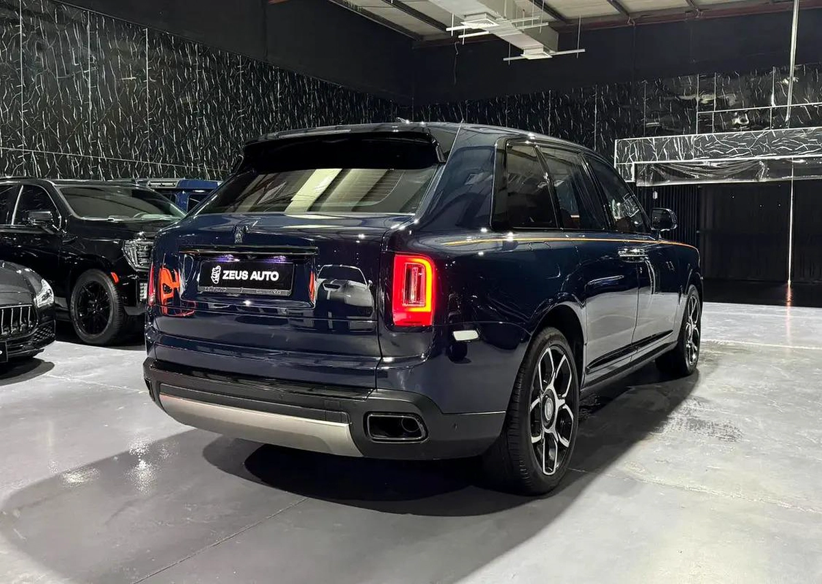 Rolls-Royce Cullinan Black Badge 2021 | Exclusive offer | GCC specs | Low Mileage | Well Maintained-18-18
