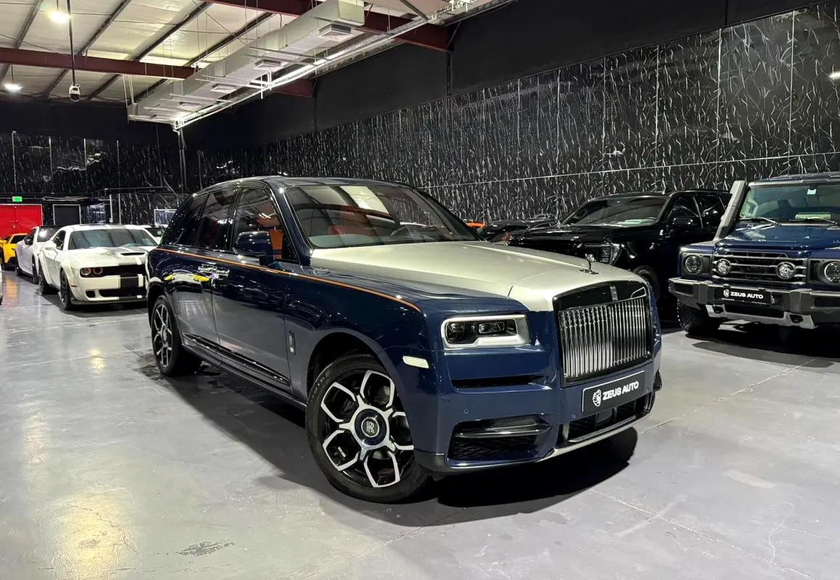 Rolls-Royce Cullinan Black Badge 2021 | Exclusive offer | GCC specs | Low Mileage | Well Maintained-17-17