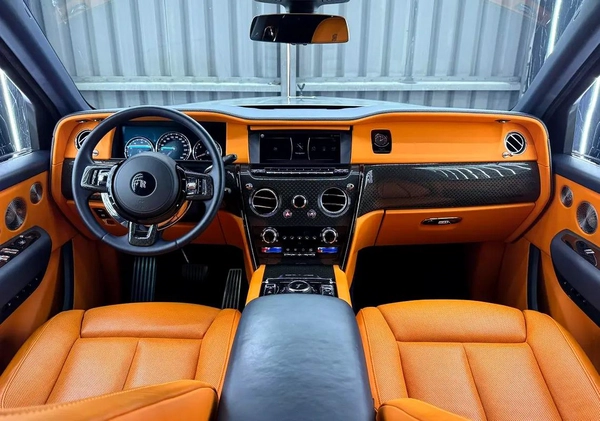 Rolls-Royce Cullinan Black Badge 2021 | Exclusive offer | GCC specs | Low Mileage | Well Maintained