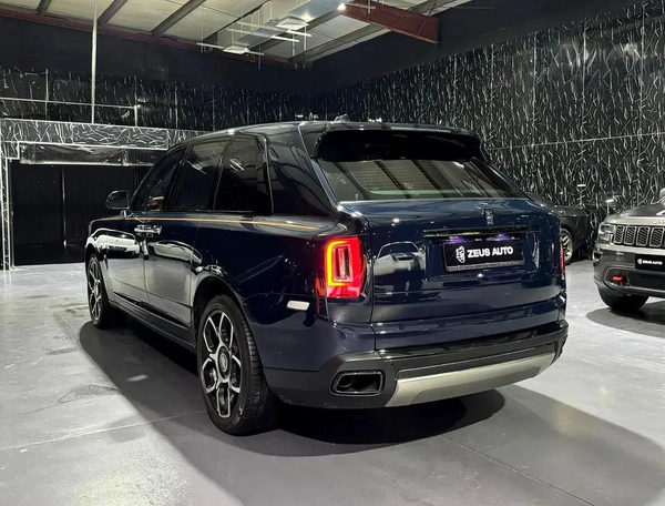 Rolls-Royce Cullinan Black Badge 2021 | Exclusive offer | GCC specs | Low Mileage | Well Maintained