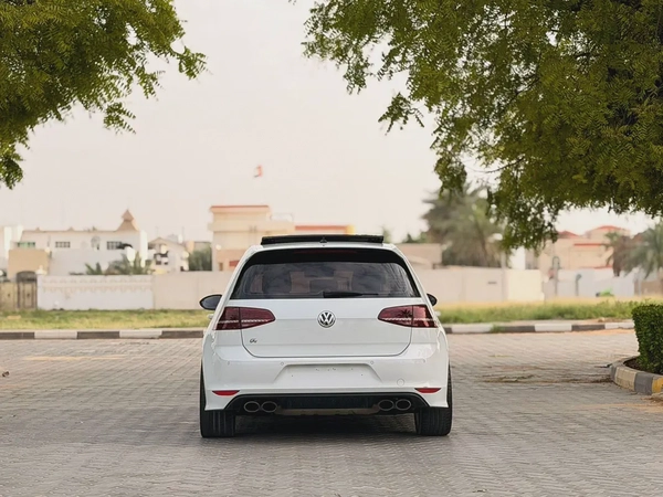 GCC Specs 2015 Volkswagen Golf R - Well Maintained