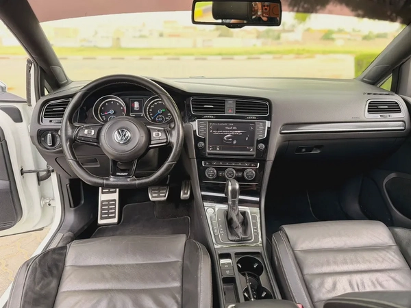 GCC Specs 2015 Volkswagen Golf R - Well Maintained