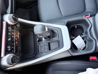 Toyota RAV4 XLE Full option 2025-9