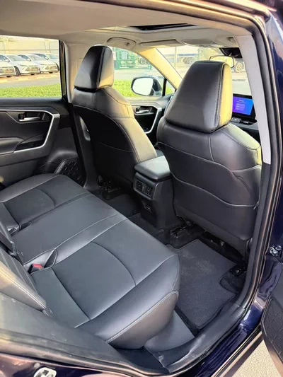 Toyota RAV4 XLE Full option 2025-14