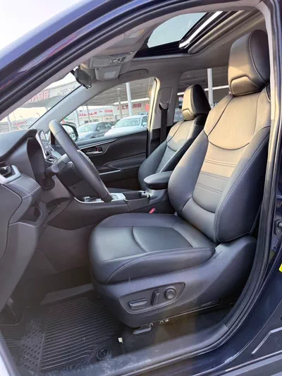 Toyota RAV4 XLE Full option 2025-5
