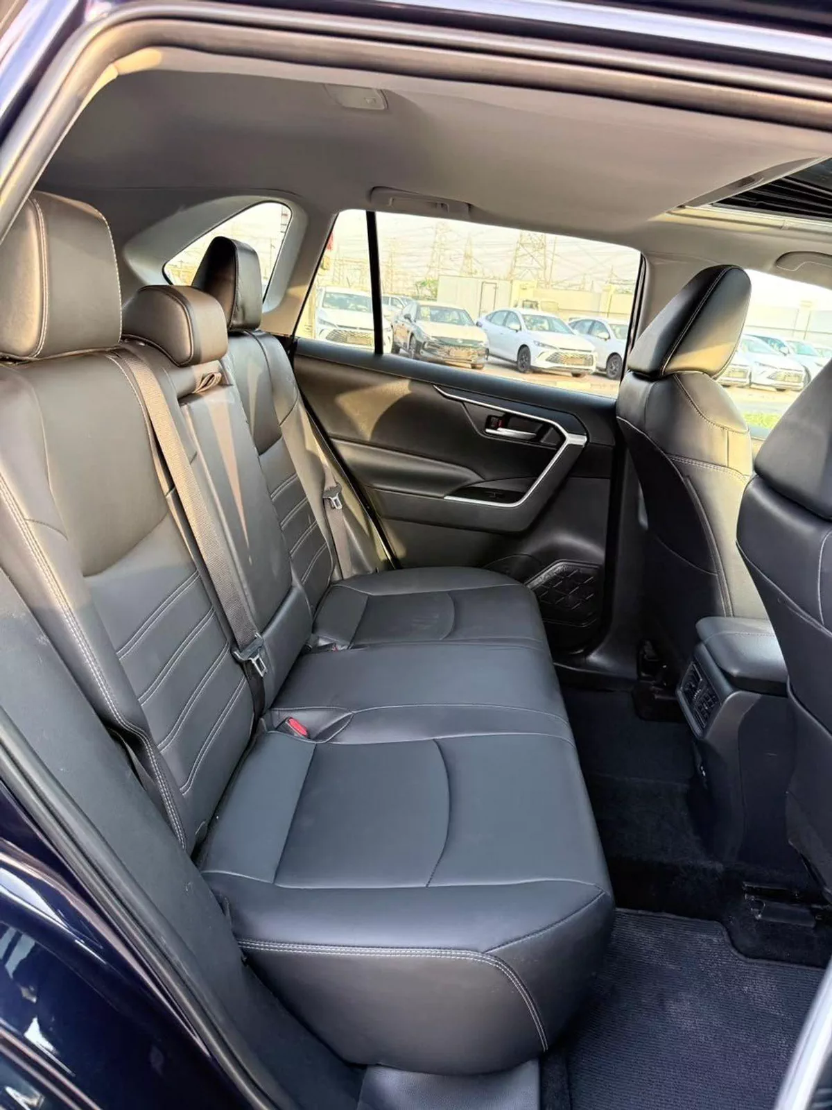 Toyota RAV4 XLE Full option 2025-15-0