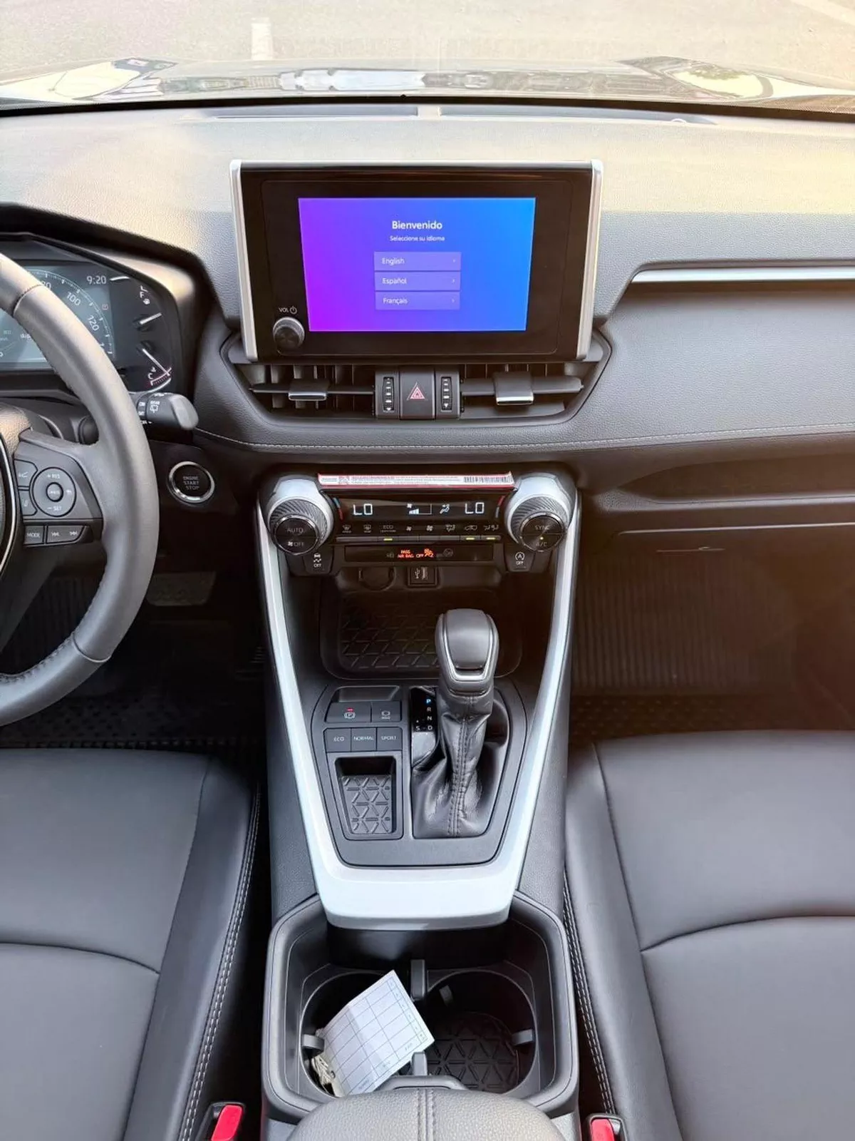 Toyota RAV4 XLE Full option 2025-6-0