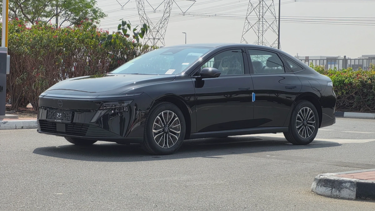 Nissan N6 (Black)-3-3