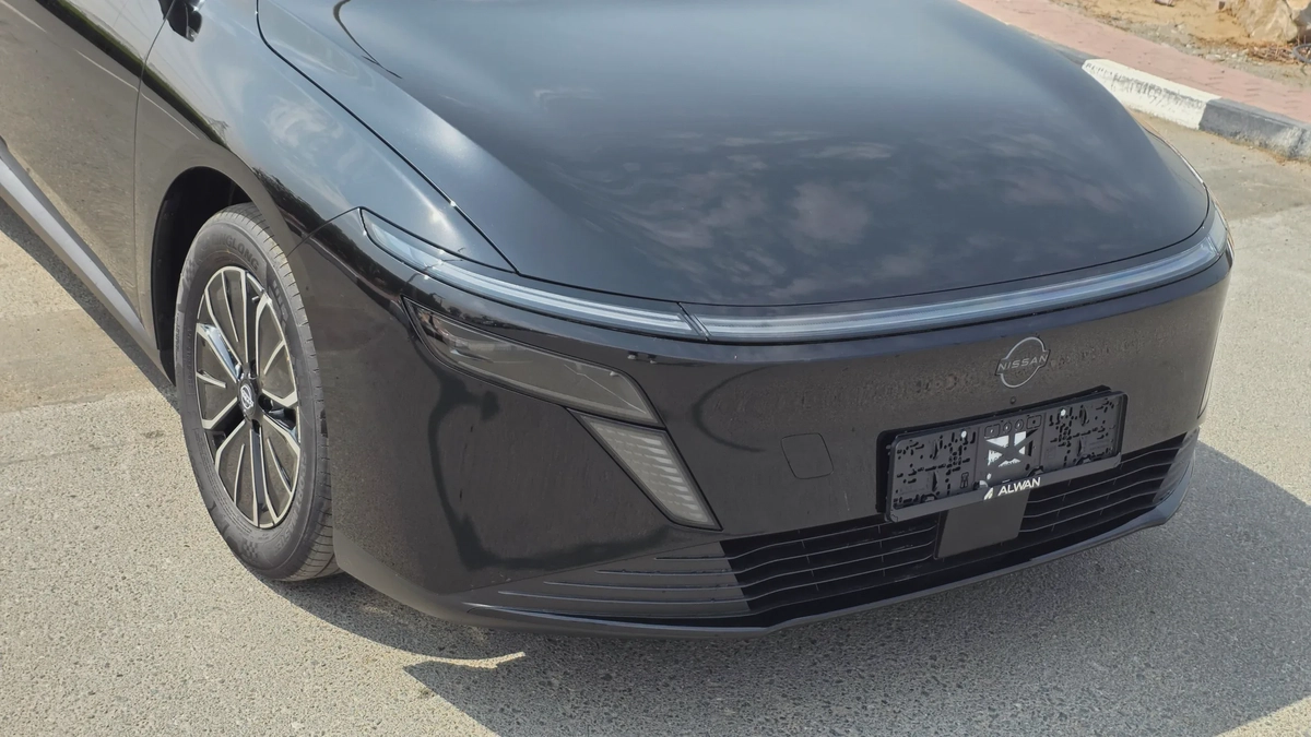 Nissan N6 (Black)-1-1