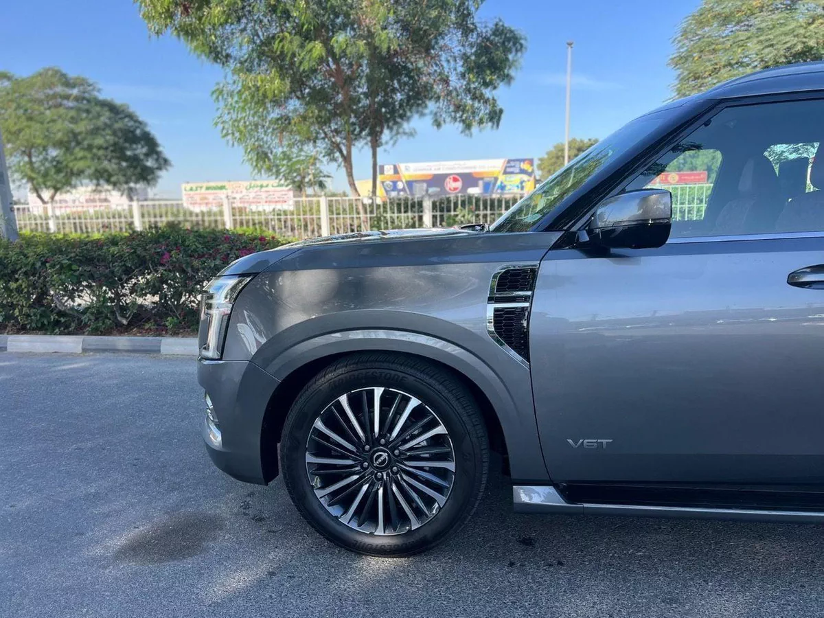 Nissan Patrol LE PLATINUM CITY LE PLATINUM-4-0