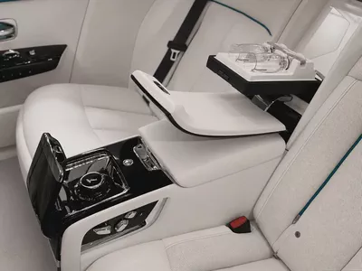 Rolls-Royce Phantom Standard 2024 European Specs-9