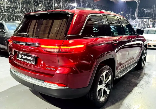 Jeep Grand Cherokee 2024 GCC | Low Mileage | Al Futtaim Warranty 2029 | Al Futtaim Service 2027