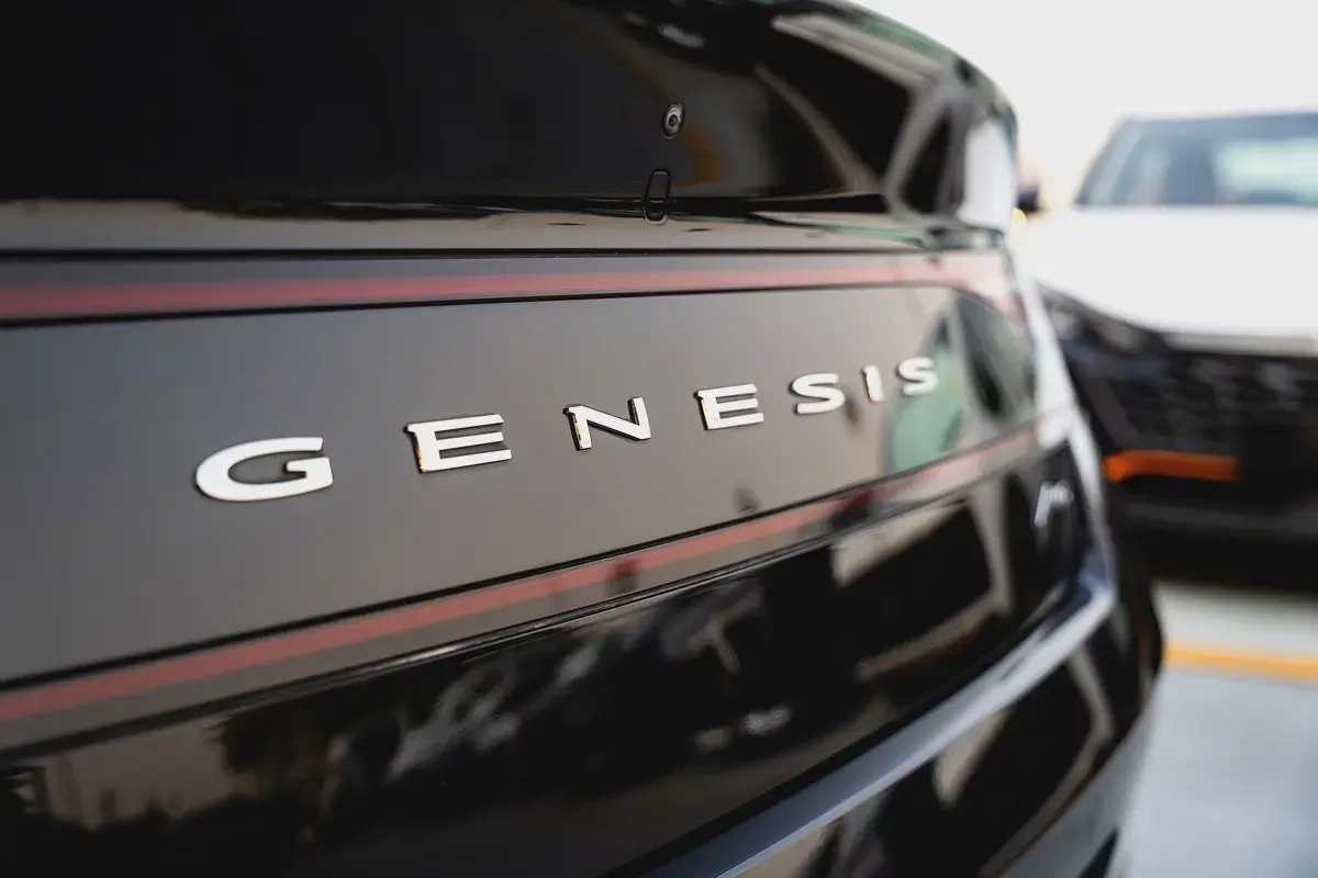 2023 Genesis G90 Royal LWB GCC Specs 3.5L V6 Low Mileage-4-4