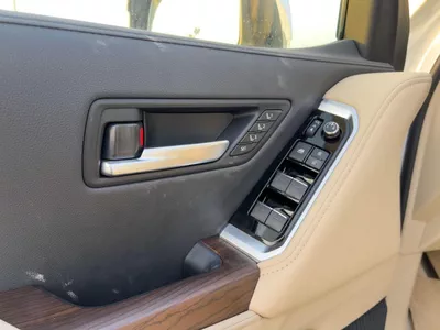 Toyota Land Cruiser  EXPORT ONLY - 2026 LC300 VX 4.0L (GCC Specification)-18