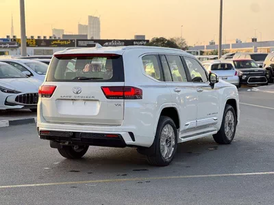 Toyota Land Cruiser  EXPORT ONLY - 2026 LC300 VX 4.0L (GCC Specification)-4