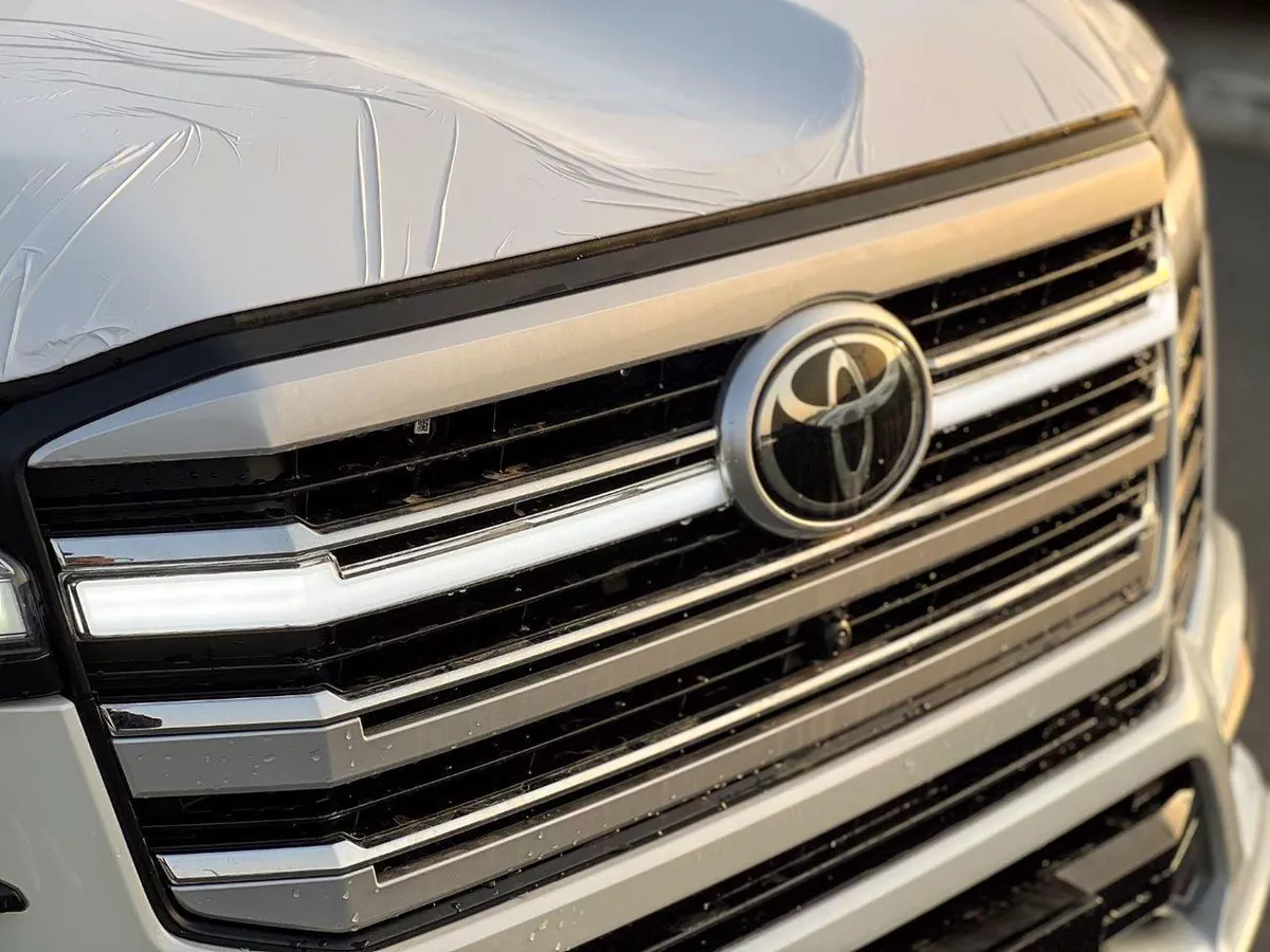 Toyota Land Cruiser  EXPORT ONLY - 2026 LC300 VX 4.0L (GCC Specification)-7-0