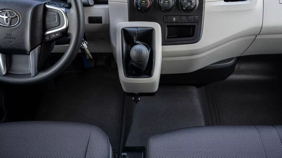 Toyota Hiace GL STD 3.5D MT CARGO MY2025-15-0