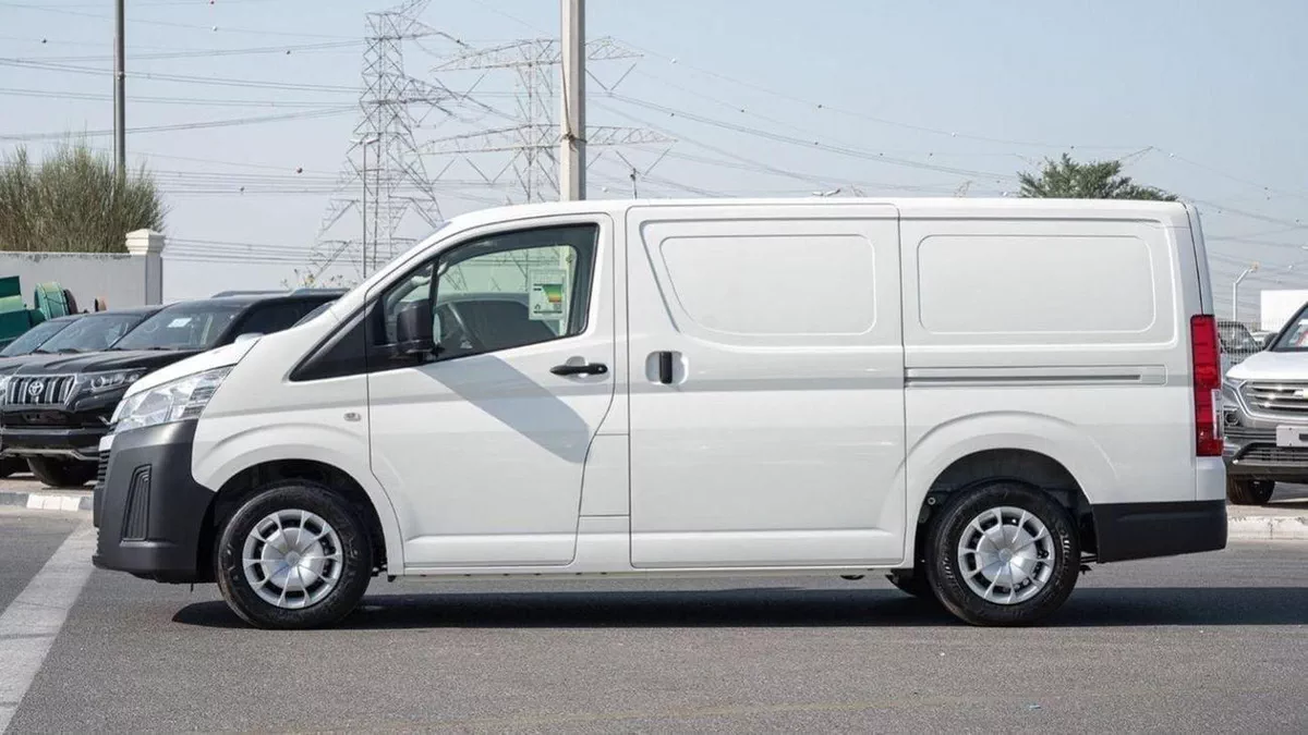 Toyota Hiace GL STD 3.5D MT CARGO MY2025-8-0