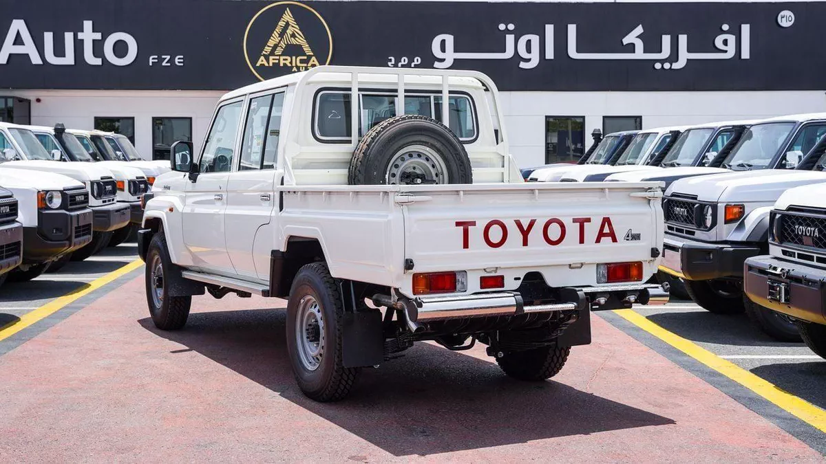 Toyota Land Cruiser Pickup 70 LC 79 DC TOYOTA LC 79 DC 2.8 DIESEL MT 2026-14-0