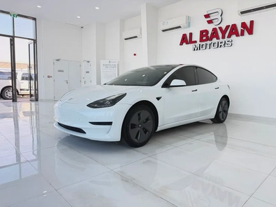 تيسلا موديل 3 ستاندرد  Tesla Model 3 Standard ابيض / اسود 2021 (خليجي)-1
