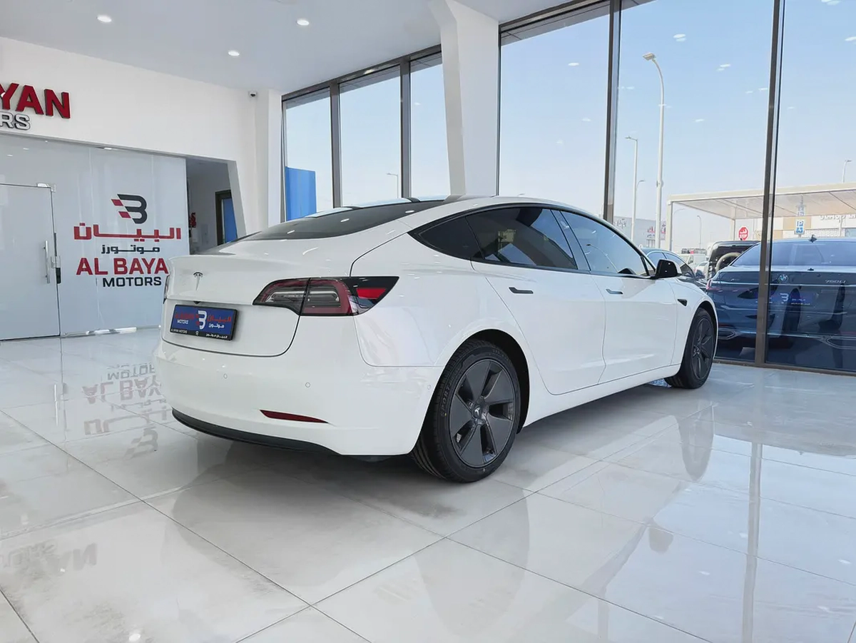 تيسلا موديل 3 ستاندرد  Tesla Model 3 Standard ابيض / اسود 2021 (خليجي)-2-2