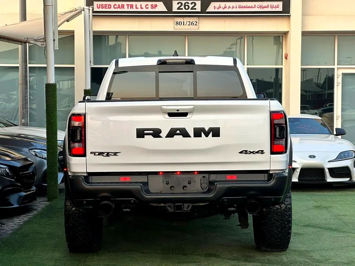DODGE RAM TRX 6.2 L supercharged GCC 2022 Service History ( Under Warranty ) Original Paint Zero Acc-7-7