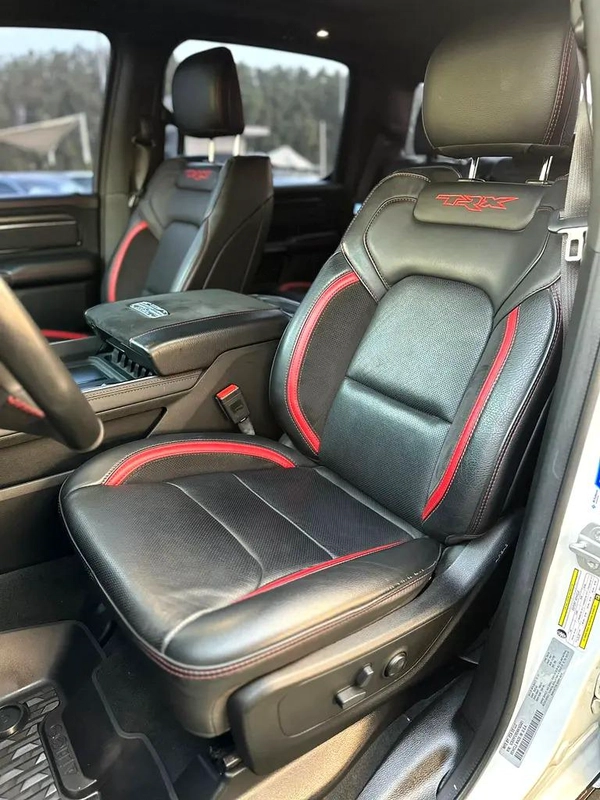 DODGE RAM TRX 6.2 L supercharged GCC 2022 Service History ( Under Warranty ) Original Paint Zero Acc
