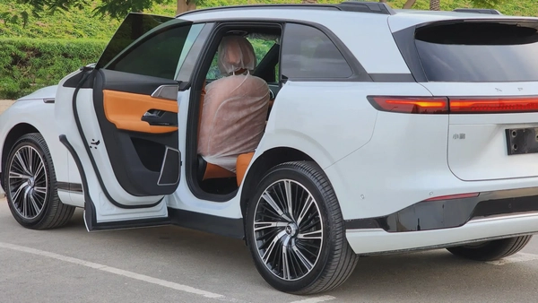 2023 XPENG G9 [White]