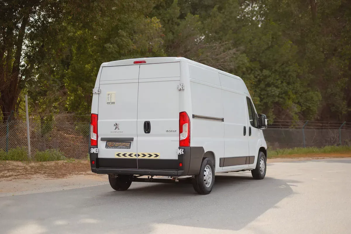Peugeot Boxer L2H2 Delivery Van | GCC Specs | Ref#P22140-2-2