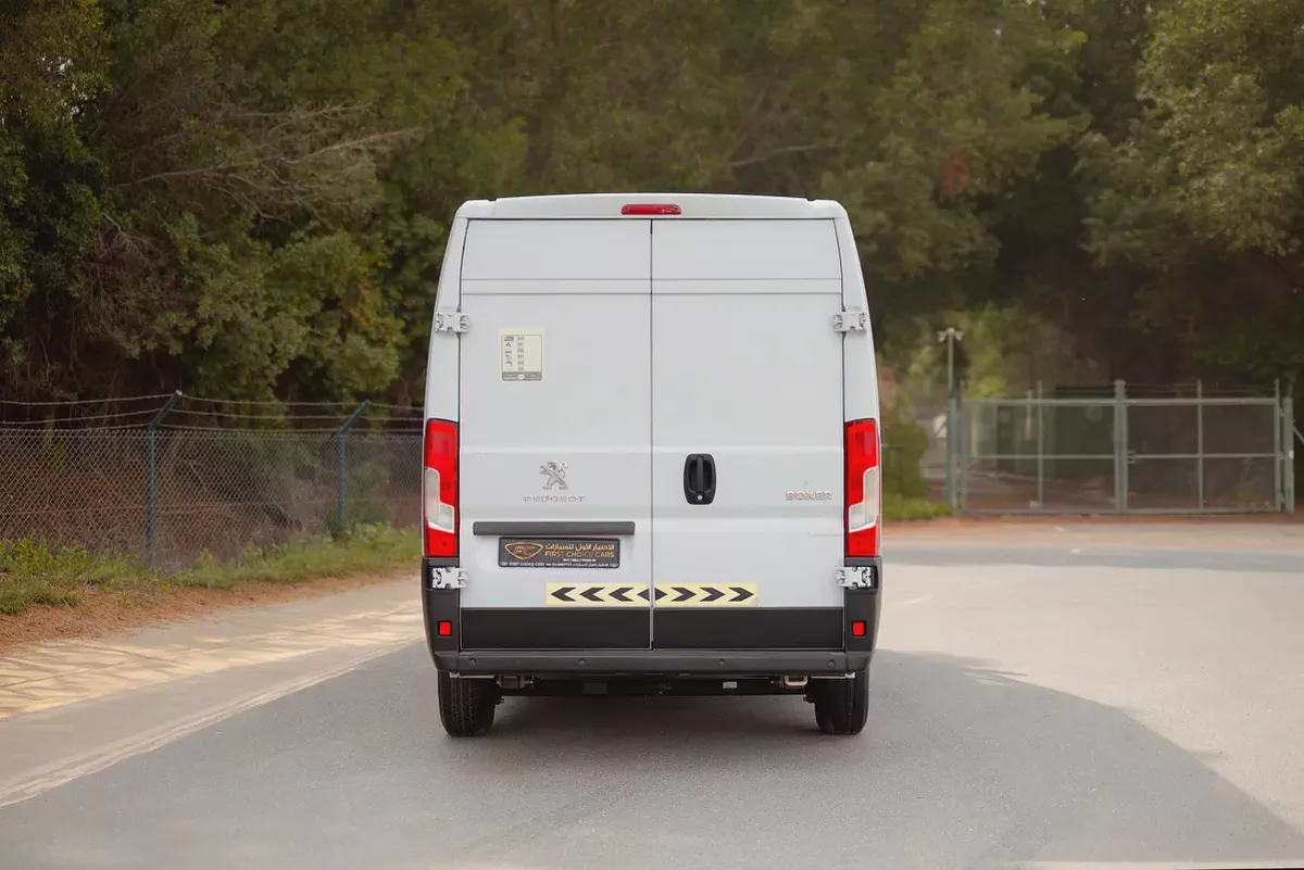 Peugeot Boxer L2H2 Delivery Van | GCC Specs | Ref#P22140-5-5
