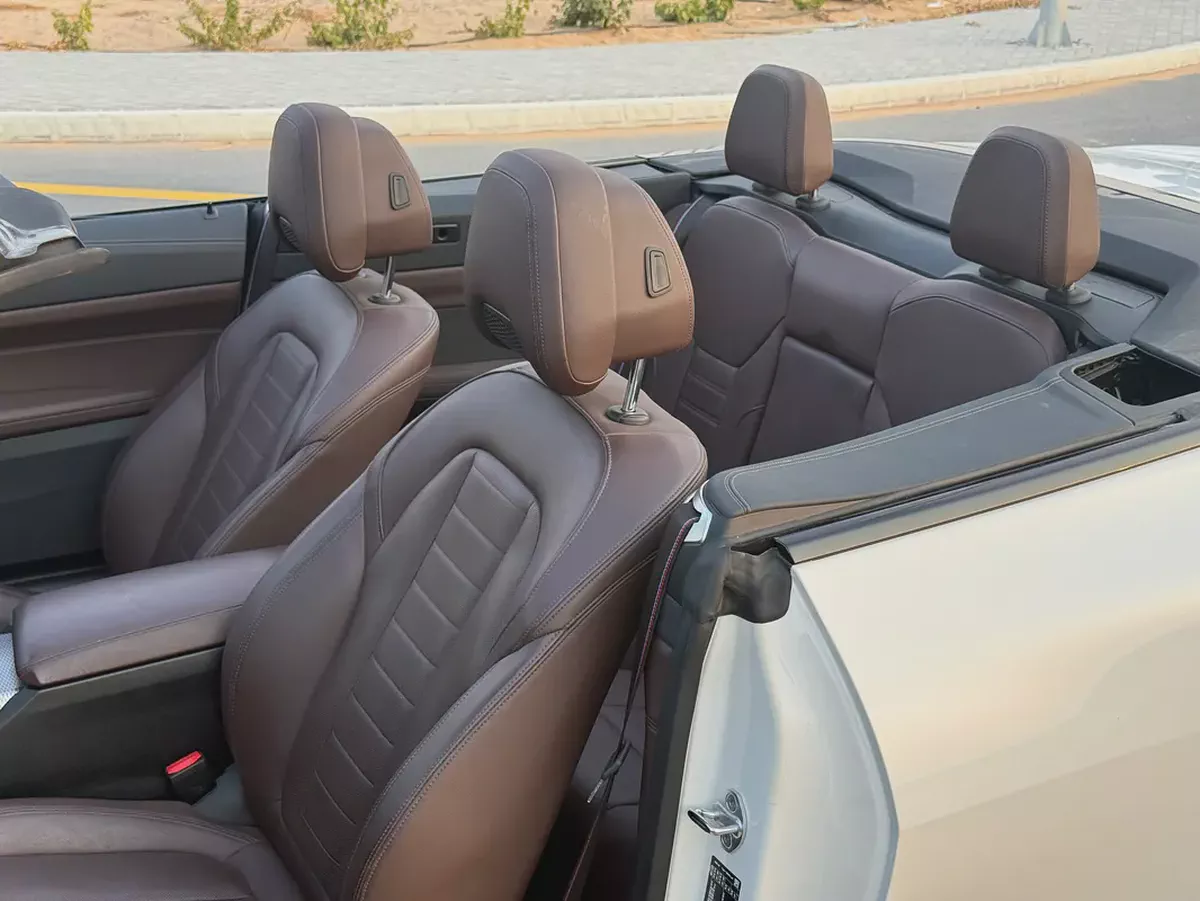Brand New 2025 BMW 420i Convertible / last face left-10-10