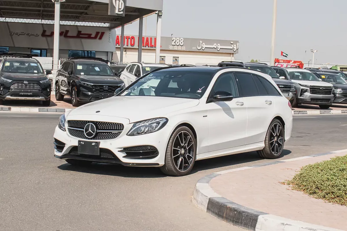 2016 - BENZ C450 STATION - SUPER CLEAN - LIKE NEW - ONLY 25,000 KM-2-2